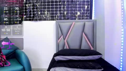 Sofa online show from 11/23/25, 12:38