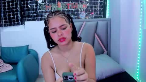 Sofa online show from 12/19/25, 12:56