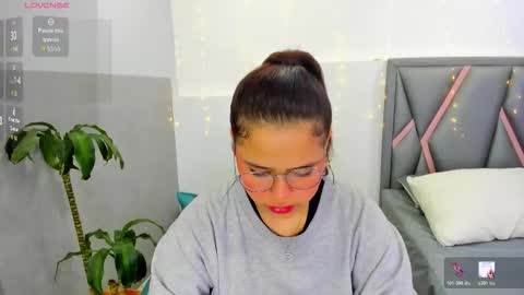 Sofa online show from 01/13/26, 12:43