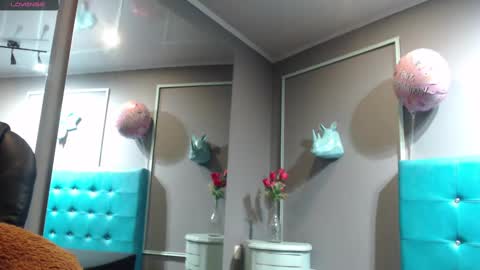 Sofa online show from 02/14/25, 11:10