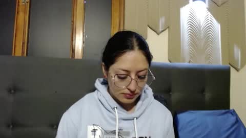 Sofa online show from 09/29/25, 11:04