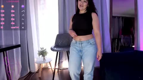 Sofia Wilson online show from 02/13/25, 12:21