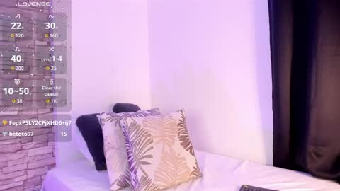 sofiaalarson online show from 05/23/26, 02:06