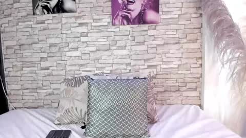sofiaalarson online show from 07/10/26, 03:36