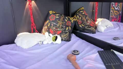 sofiaangel18 online show from 05/27/26, 01:57