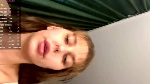 Hi My name is Sofia Welcome to my room Please thumbs up - its important online show from 04/05/26, 04:09