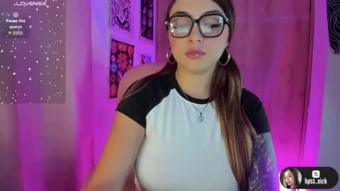 Snapshot of sofiacarti_ chatting on 07/17/26, 04:19 online show from 07/17/26, 04:19