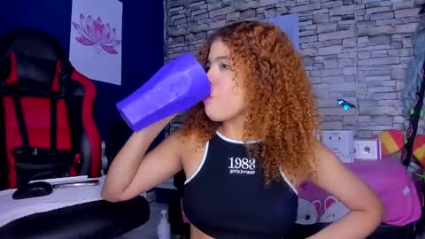 sofiacastillo01 online show from 01/28/25, 01:05