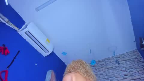 sofiacastillo01 online show from 03/10/25, 06:56