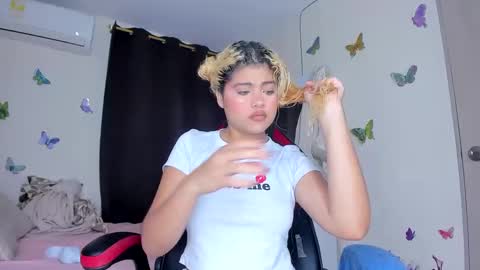 sofiacastillo01 online show from 09/21/25, 01:35