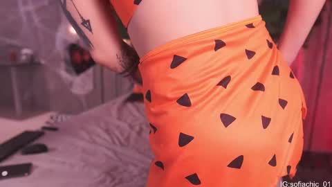 Sofia online show from 10/26/25, 01:50