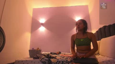 Sofia online show from 01/05/25, 04:25