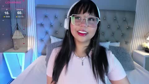 Snapshot of sofiadanss chatting on 10/14/25, 11:33 Sofia online show from 10/14/25, 11:33