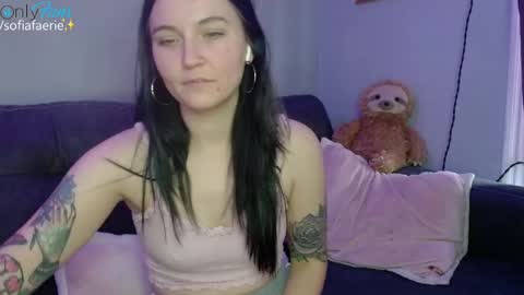 Snapshot of sofiafaerie chatting on 12/13/24, 07:32 sofiafaerie online show from 12/13/24, 07:32