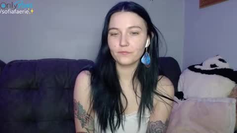 Snapshot of sofiafaerie chatting on 01/12/25, 09:19 sofiafaerie online show from 01/12/25, 09:19