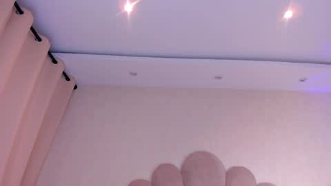 Snapshot of sofiagomez_1 chatting on 06/08/26, 01:28 SOFI online show from 06/08/26, 01:28