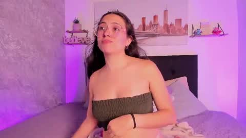 sofialujan_ online show from 06/19/26, 12:04