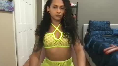 Snapshot of sofialuxxts chatting on 09/21/25, 07:59 Sofia Luxx TS online show from 09/21/25, 07:59