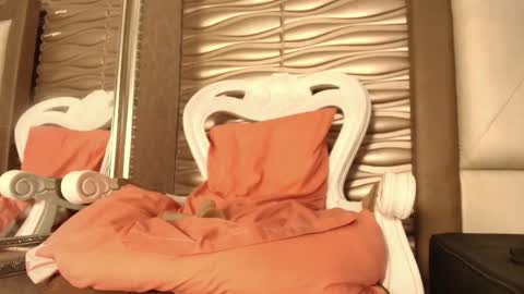 Sofi - next broadcast today 1030pm Colombia time online show from 10/15/25, 08:03