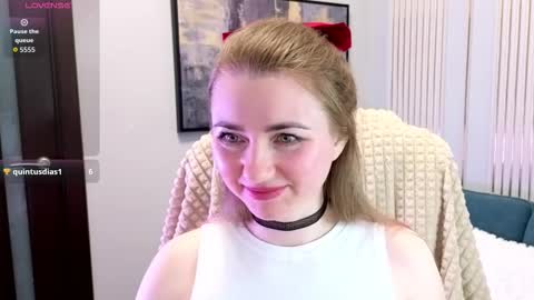 Sofia online show from 02/06/26, 01:21