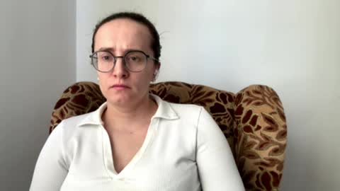 Sofia online show from 04/01/26, 01:41