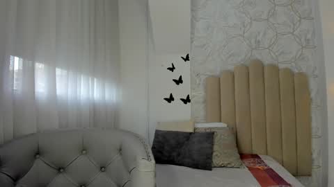 Sofia  online show from 02/03/25, 12:25