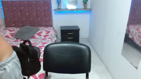 sofiasexygirl69 online show from 07/03/26, 12:44