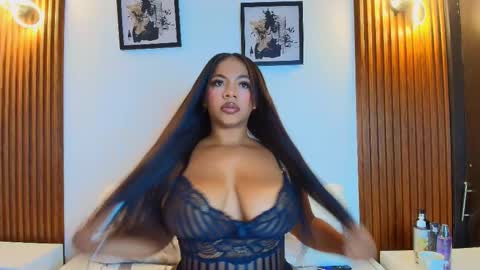 Snapshot of sofiasweett1 chatting on 11/04/25, 09:41 online show from 11/04/25, 09:41