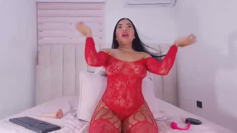 Sofia Velez  online show from 02/11/26, 11:59