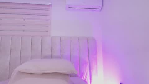 Sofia Velez  online show from 02/18/26, 11:50