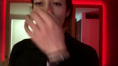 Snapshot of sofiawhite3 chatting on 12/16/25, 03:44 Sofi online show from 12/16/25, 03:44