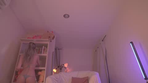 Snapshot of soficb chatting on 02/20/25, 10:37 Sofi online show from 02/20/25, 10:37