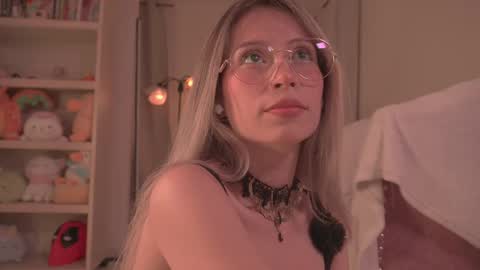 Sofi  online show from 02/24/25, 08:36