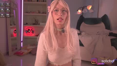 Snapshot of soficb chatting on 09/19/25, 09:48 Sofi online show from 09/19/25, 09:48