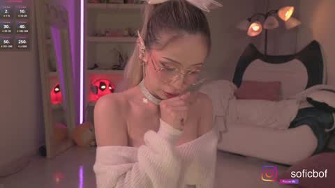 Snapshot of soficb chatting on 10/06/25, 11:57 Sofi online show from 10/06/25, 11:57