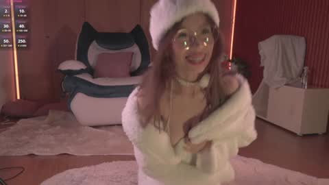 Snapshot of soficb chatting on 10/27/25, 12:36 Sofi online show from 10/27/25, 12:36