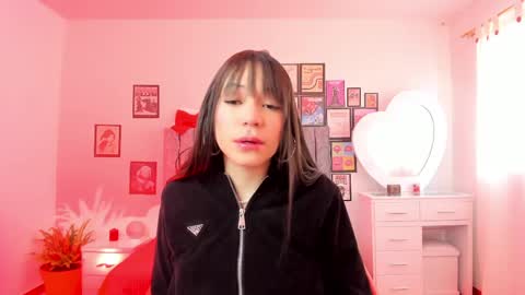sofie_03 online show from 04/04/26, 12:46