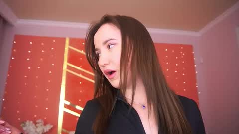 Sofie online show from 02/15/26, 05:09