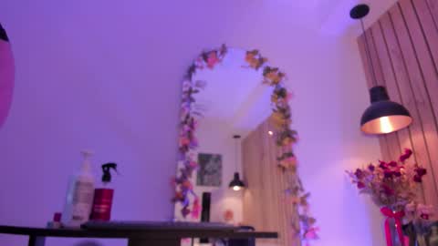 Sofie online show from 11/13/25, 01:54