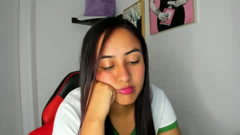 sofiia rodriguez online show from 10/27/25, 02:10