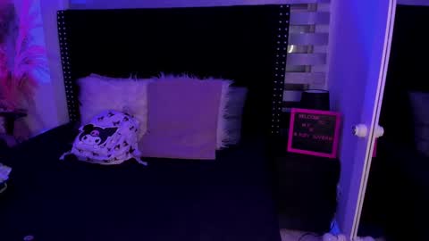 Sofia online show from 02/08/25, 04:03