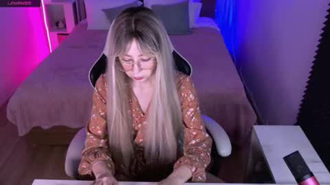 Sofia online show from 10/13/25, 04:12