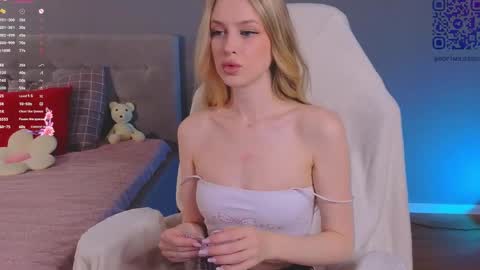 Snapshot of soft_babe chatting on 04/30/26, 08:15 Milisa online show from 04/30/26, 08:15