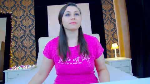 Snapshot of soft_lilly chatting on 11/05/25, 06:57 Lilly online show from 11/05/25, 06:57