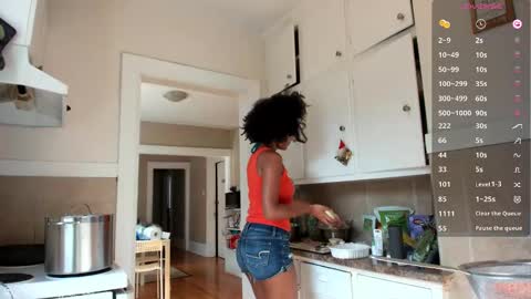 Chloe Kiwi online show from 09/09/25, 06:40