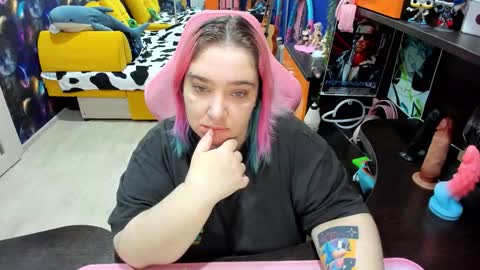 Sofie online show from 11/25/25, 03:28