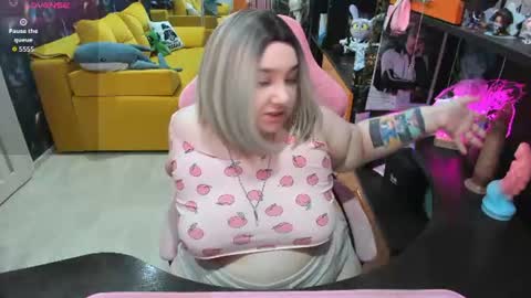 Snapshot of softie_sofy chatting on 06/28/26, 02:39 Sofie online show from 06/28/26, 02:39