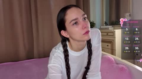 Elly online show from 10/19/25, 06:36