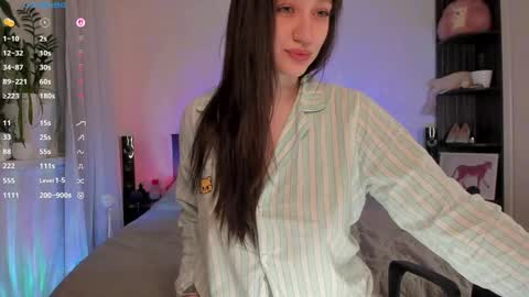 Snapshot of softnoir chatting on 03/19/26, 12:53 Eva online show from 03/19/26, 12:53