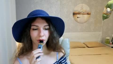 Snapshot of softwine chatting on 06/11/26, 12:32 Kelly online show from 06/11/26, 12:32